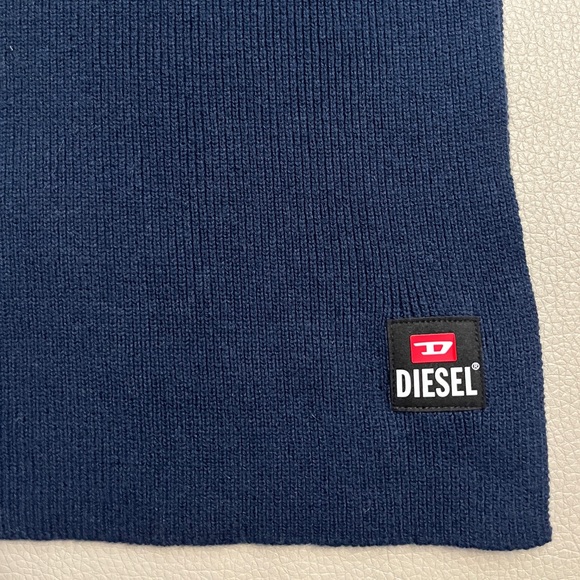 NWT - Diesel Adult Ribbed Knit Wool Blended Scarf - Picture 2 of 5